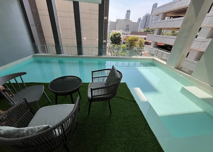 Luxury Private Swimming Pool House For 10pax Banguecoque
